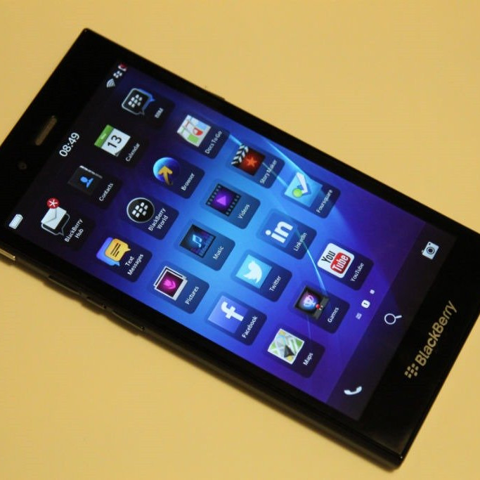 Replace LCD Screen And Touch Blackberry Z3 Hồ Chí Minh Replace LCD Screen And Touch Blackberry Z3